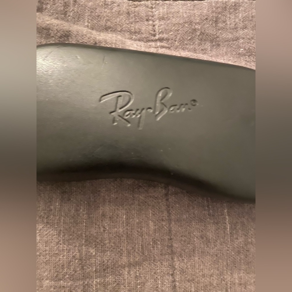 Ray -Ban glass case new